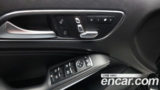 Mercedes-Benz A-Class 2018 — photo 30