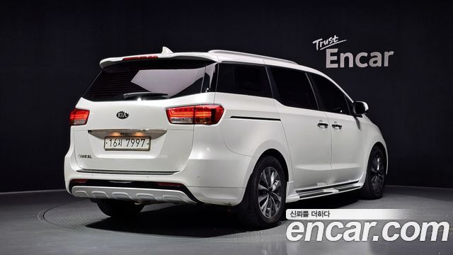 Kia Canival 2015 — photo 2