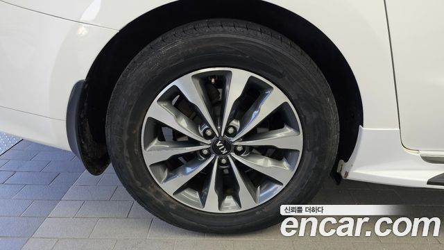 Kia Canival 2015 — photo 5
