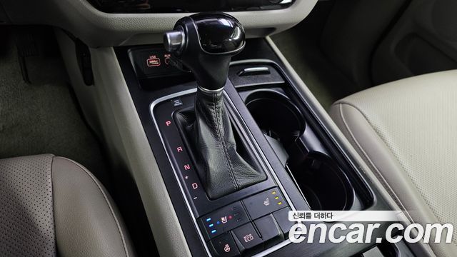 Kia Canival 2015 — photo 12