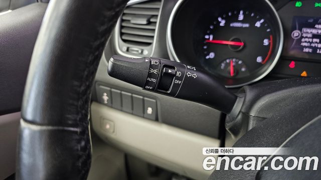 Kia Canival 2015 — photo 20