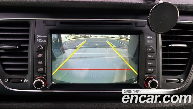 Kia Canival 2015 — photo 23