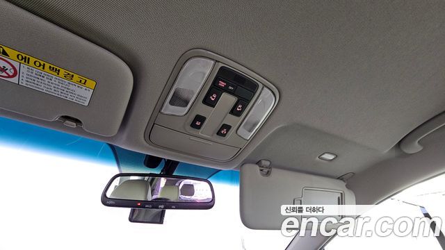 Kia Canival 2015 — photo 24
