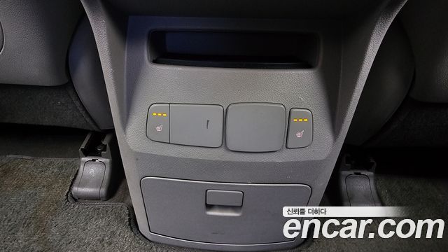 Kia Canival 2015 — photo 25
