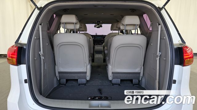 Kia Canival 2015 — photo 26