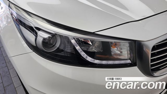 Kia Canival 2015 — photo 8