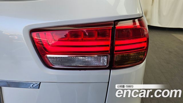 Kia Canival 2015 — photo 9