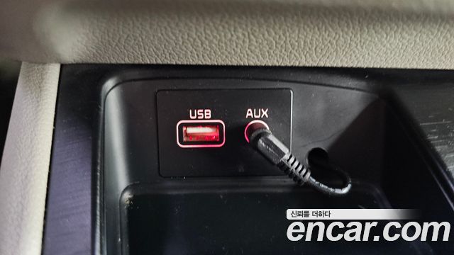 Kia Canival 2015 — photo 27