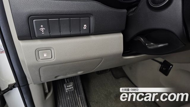 Kia Canival 2015 — photo 29