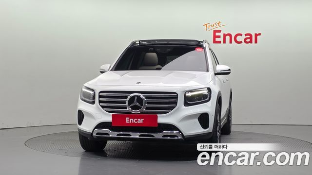Mercedes-Benz GLB-Class 2024 — photo 3