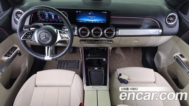 Mercedes-Benz GLB-Class 2024 — photo 10
