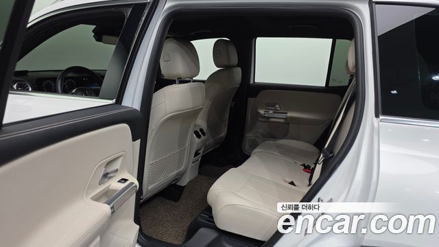 Mercedes-Benz GLB-Class 2024 — photo 23