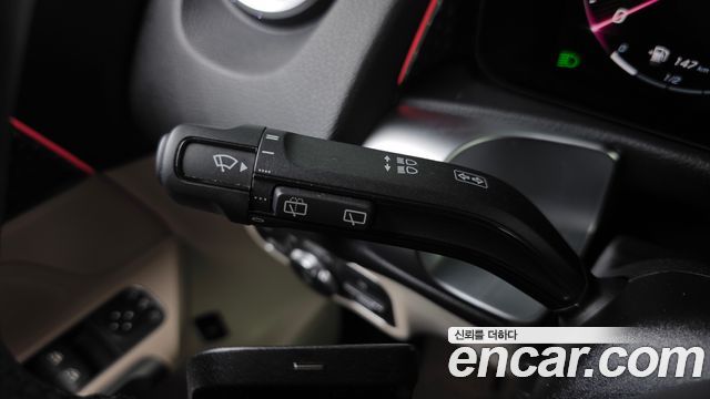 Mercedes-Benz GLB-Class 2024 — photo 31