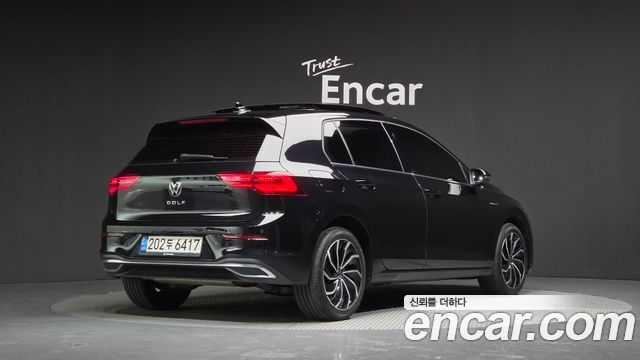 Volkswagen Golf 2022 — photo 2