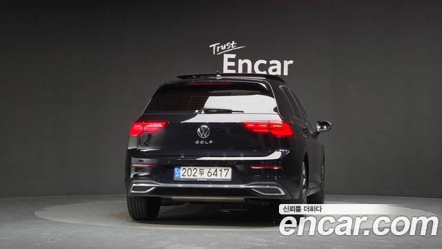 Volkswagen Golf 2022 — photo 4