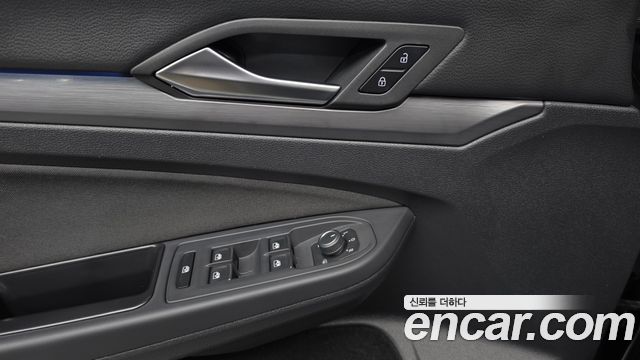 Volkswagen Golf 2022 — photo 19