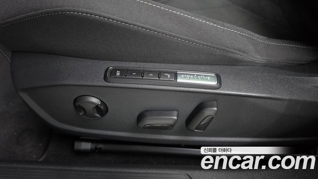 Volkswagen Golf 2022 — photo 21