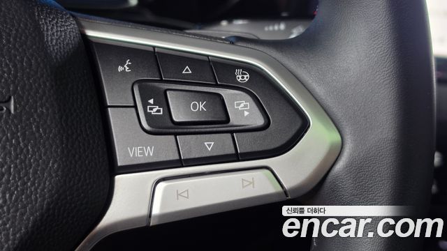 Volkswagen Golf 2022 — photo 24