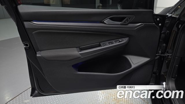 Volkswagen Golf 2022 — photo 14
