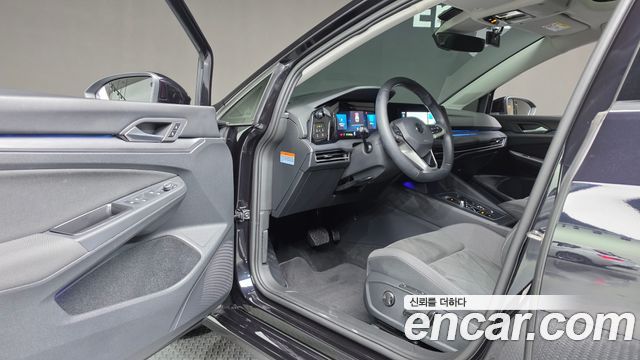 Volkswagen Golf 2022 — photo 16