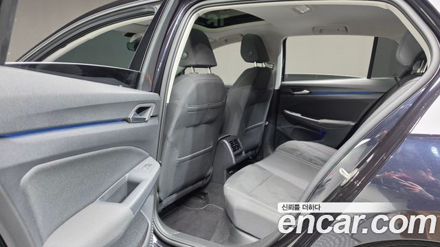 Volkswagen Golf 2022 — photo 30