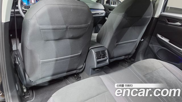 Volkswagen Golf 2022 — photo 31
