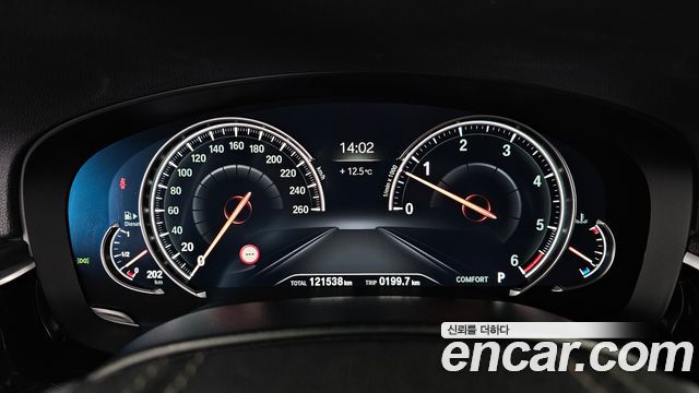 BMW 5-Series 2017 — photo 8