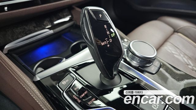 BMW 5-Series 2017 — photo 9