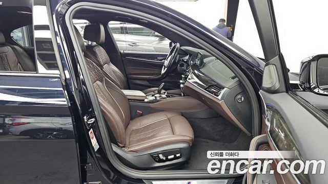BMW 5-Series 2017 — photo 11