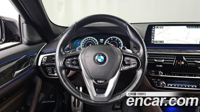BMW 5-Series 2017 — photo 13