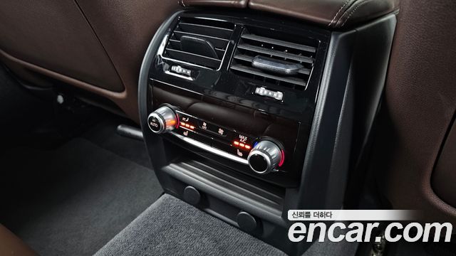 BMW 5-Series 2017 — photo 19