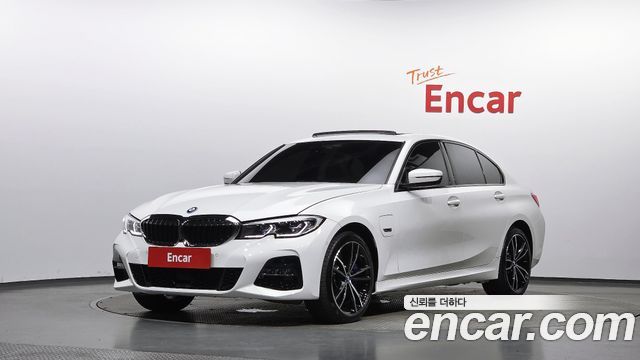 BMW 3-Series 2022 — photo 1