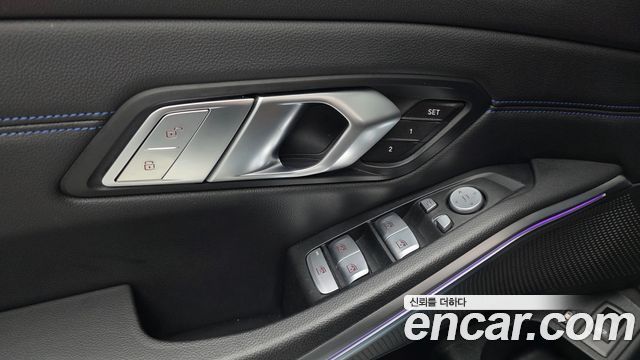 BMW 3-Series 2022 — photo 13
