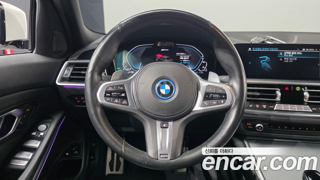 BMW 3-Series 2022 — photo 15