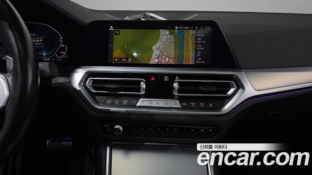 BMW 3-Series 2022 — photo 16