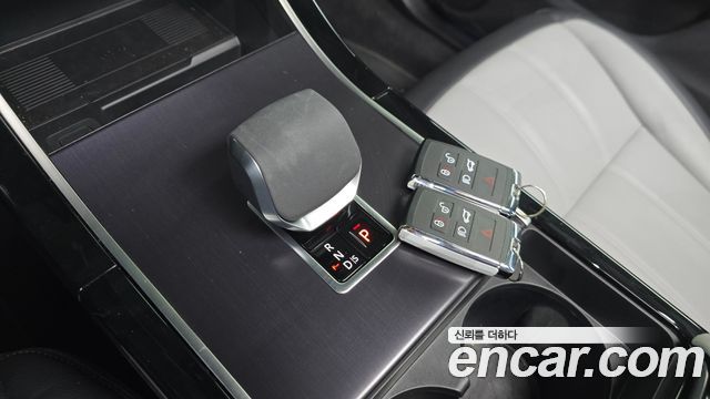 Land Rover Range Rover Evoque 2026 — photo 9