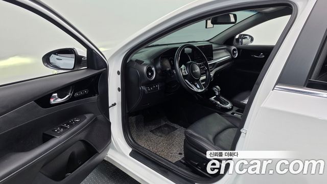 Kia K3 2022 — photo 10