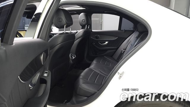 Mercedes-Benz C-Class 2017 — photo 11