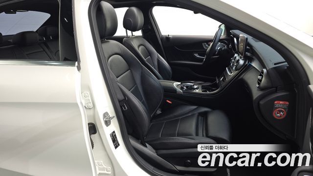 Mercedes-Benz C-Class 2017 — photo 12