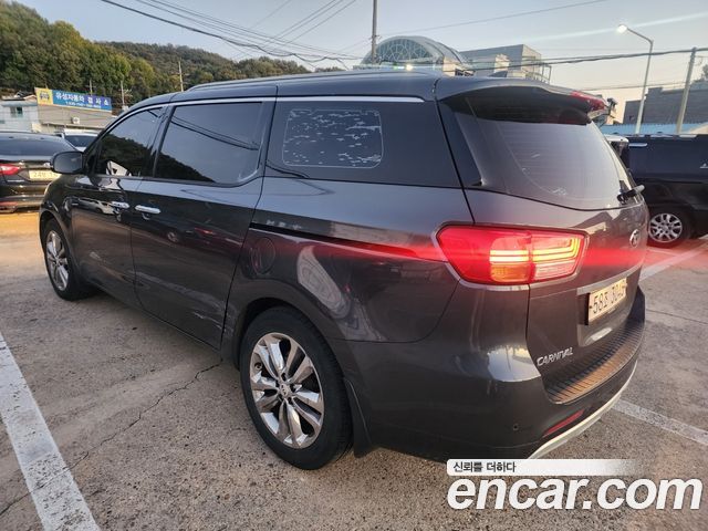 Kia Canival 2017 — photo 3
