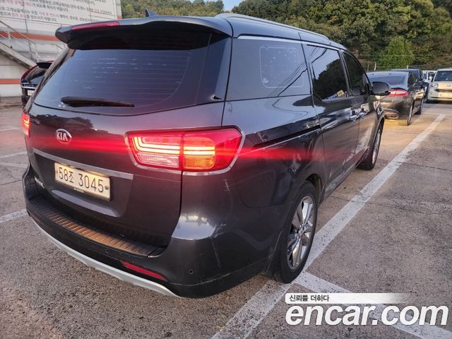 Kia Canival 2017 — photo 5