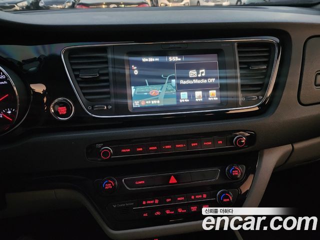 Kia Canival 2017 — photo 8