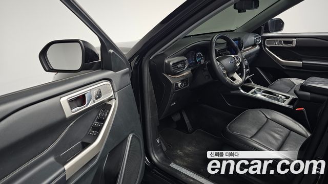 Ford Explorer 2023 — photo 13