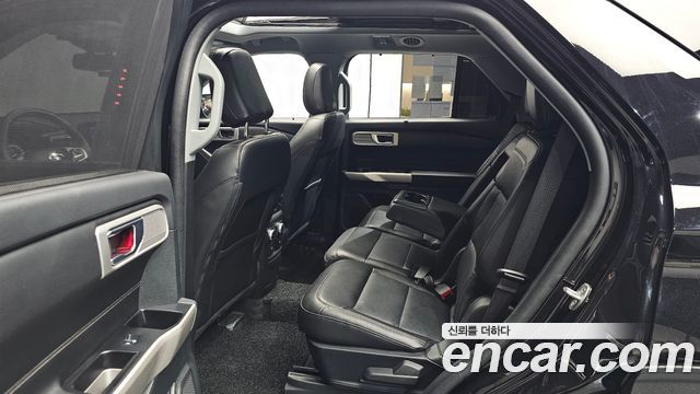 Ford Explorer 2023 — photo 17