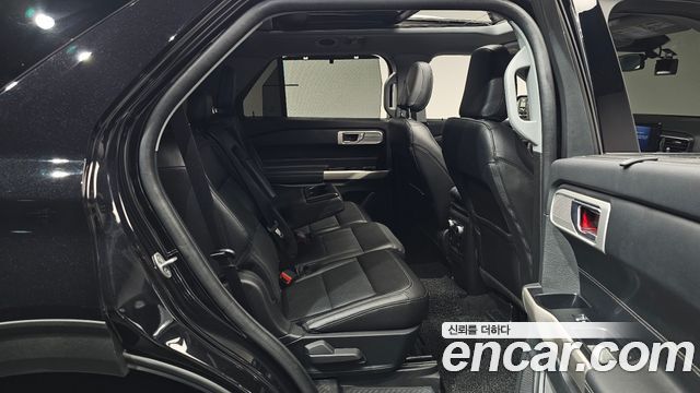 Ford Explorer 2023 — photo 18
