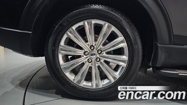 Ford Explorer 2023 — photo 7