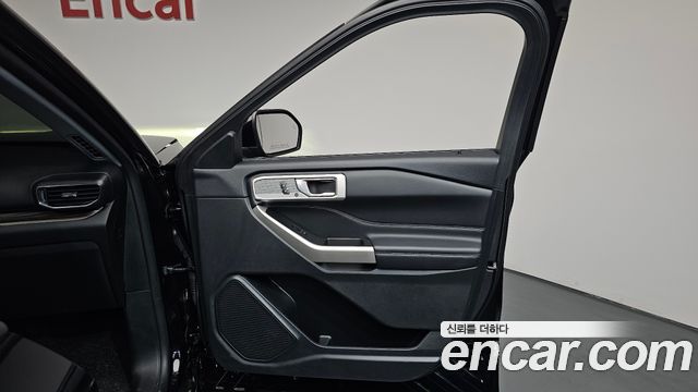Ford Explorer 2023 — photo 14