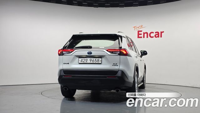 Toyota RAV4 2020 — photo 4