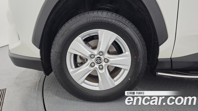 Toyota RAV4 2020 — photo 5