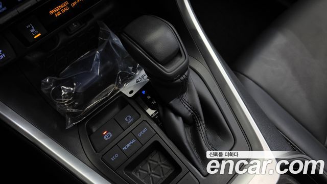 Toyota RAV4 2020 — photo 12
